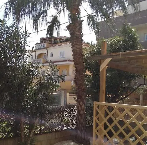 Corallo With Private Garden Hébergement de vacances Olbia