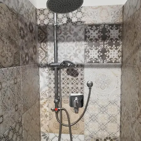 בית נופש Corallo With Private Garden אולביה